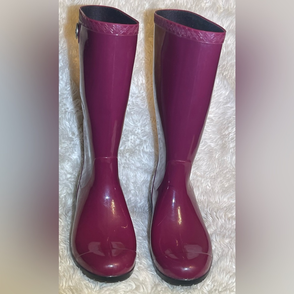 Ugg shaye women’s tall rubber waterproof rain boots size 8